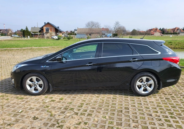 Hyundai i40 cena 31909 przebieg: 238000, rok produkcji 2011 z Sieradz małe 562